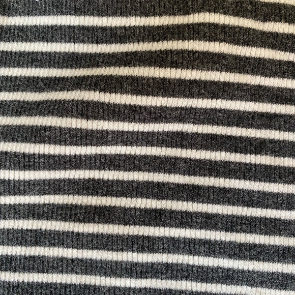 ❣️ LOFT Stripe Ribbed Mock Neck Top - Picture 2 of 4